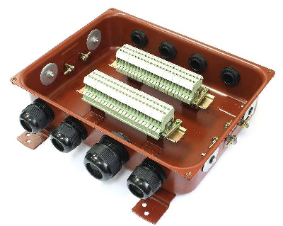 Коробка КС-40 У2 IP54 пластик. ввод ГОФРОМАТИК zeta30348